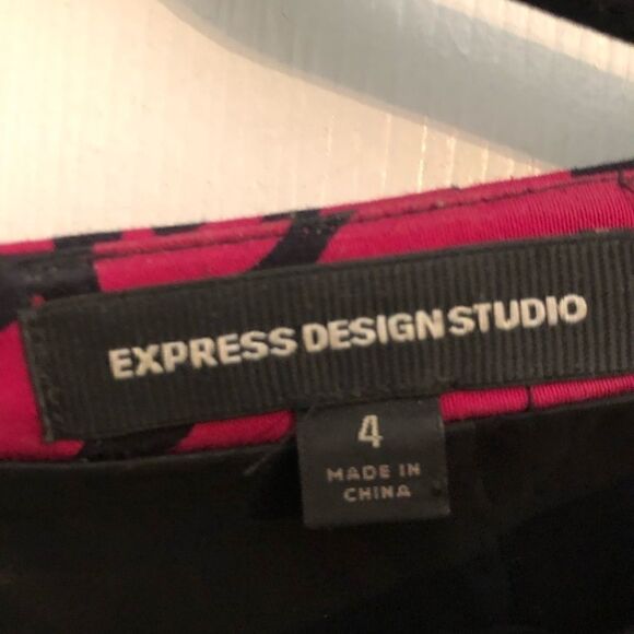 Express Women’s pink and black floral pencil skirt size 4 - Picture 4 of 4